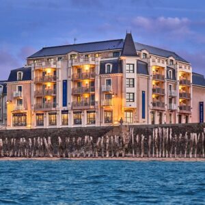 Une nuit à l’Hôtel Le Nouveau Monde****